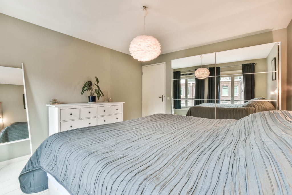 Orion-komoda-w-sypialni-2-miesiecznik-i-portal-informacyjny-branzy-meblarskiej-biznes-meble-pl