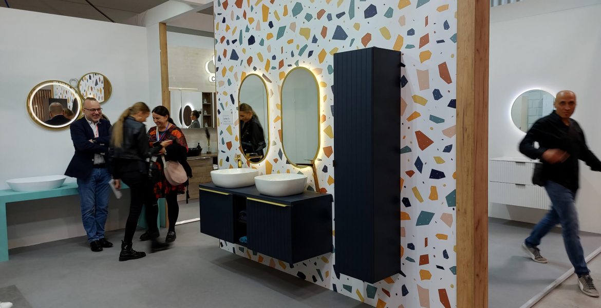 comad-mow-2022-miesiecznik-i-portal-informacyjny-branzy-meblarskiej-biznes-meble-pl