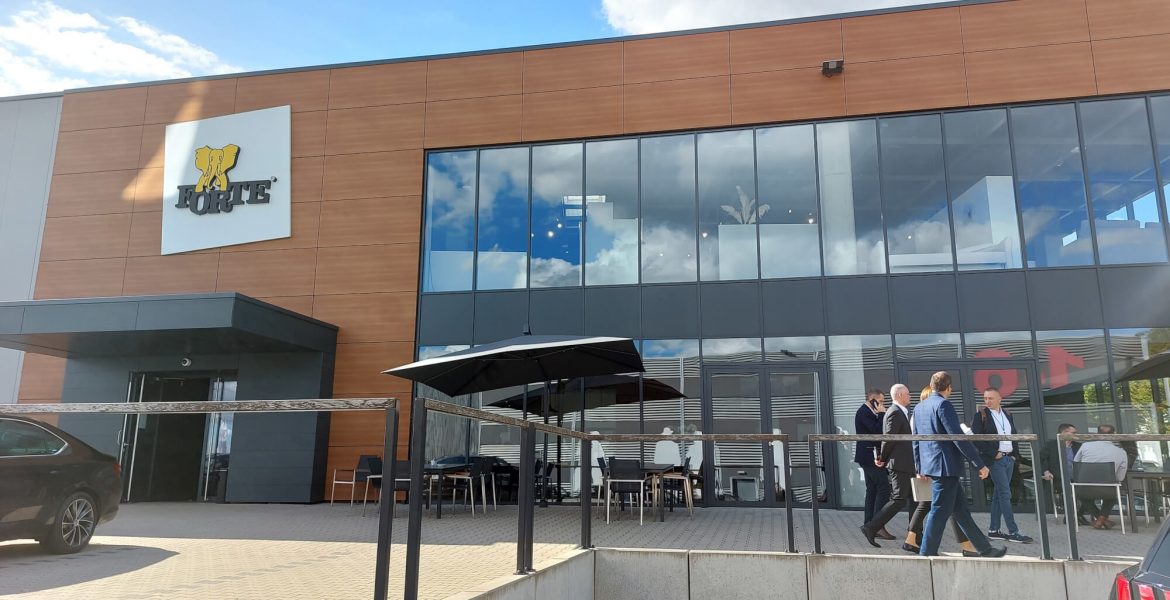 forte-mow-2022-miesiecznik-i-portal-informacyjny-branzy-meblarskiej-biznes-meble-pl