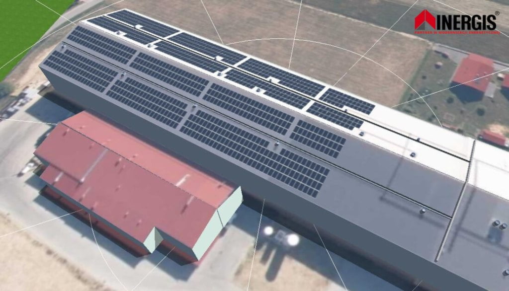 INERGIS fotowoltaika - fabryka z lotu ptaka z panelami fotowoltaicznymi