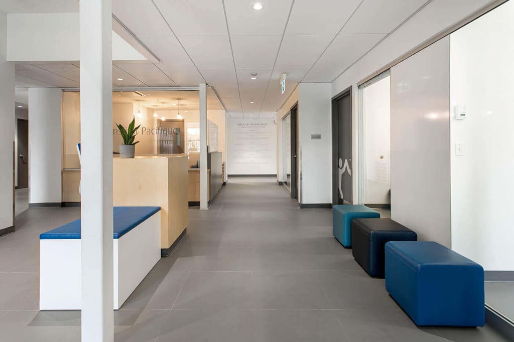 Institut Pacifique, lider w rozwiązywaniu konfliktów i mediacji dla młodych ludzi, zajmuje posiadłość położoną przy 2901 Gouin Boulevard East w Montrealu.