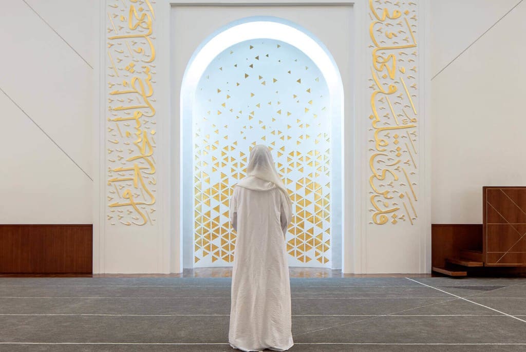 Firma Dabbagh Architects, kierowana przez głównego architekta i założycielkę, Sumaya Dabbagh, ukończyła budowę Meczetu Późnego Mohameda Abdulkhaliq Gargasha (Dubaj, Zjednoczone Emiraty Arabskie).