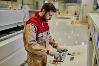 Fabryka przyszłości - branża meblarska w Polsce - zdjęcie z produkcji.