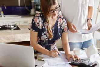 Ceny wynajmu mieszkań poszybowały w górę latem 2024 r.