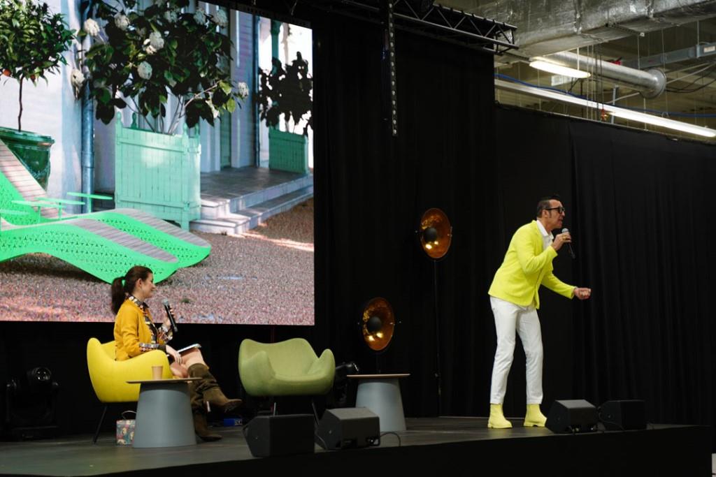 Biznesowe targi wnętrz zawsze odwiedza gość specjalny. Karim Rashid na targach Warsaw Home & Contract 2022.