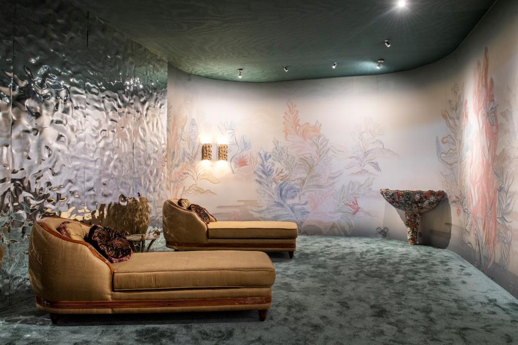 Wrześniowa edycja Maison & Objet. Friedmann & Versace to hybrydowa przestrzeń zachęcająca do relaksu i regeneracji sił.