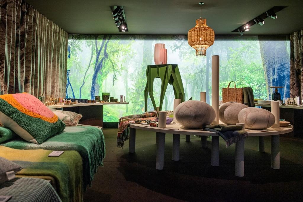 Fragment wystawy, której twórcy – Fien Muller i Hannes Van Severen – otrzymali tytuł Designer(s) of the Year 2023 - wrześniowa edycja Maison & Objet. 