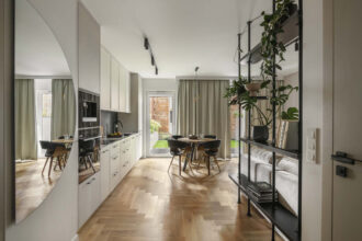 Przestrzeń dzienna. Projekt: Decoroom. Fot. Kamila Markiewicz-Lubańska. Stylizacja: Maria Szymańska.