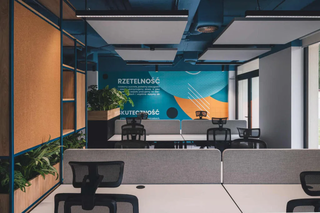 Wnętrza siedziby SOLANO GROUP, proj. AKA Studio. Fot. Hanna Połczyńska / Kroniki.