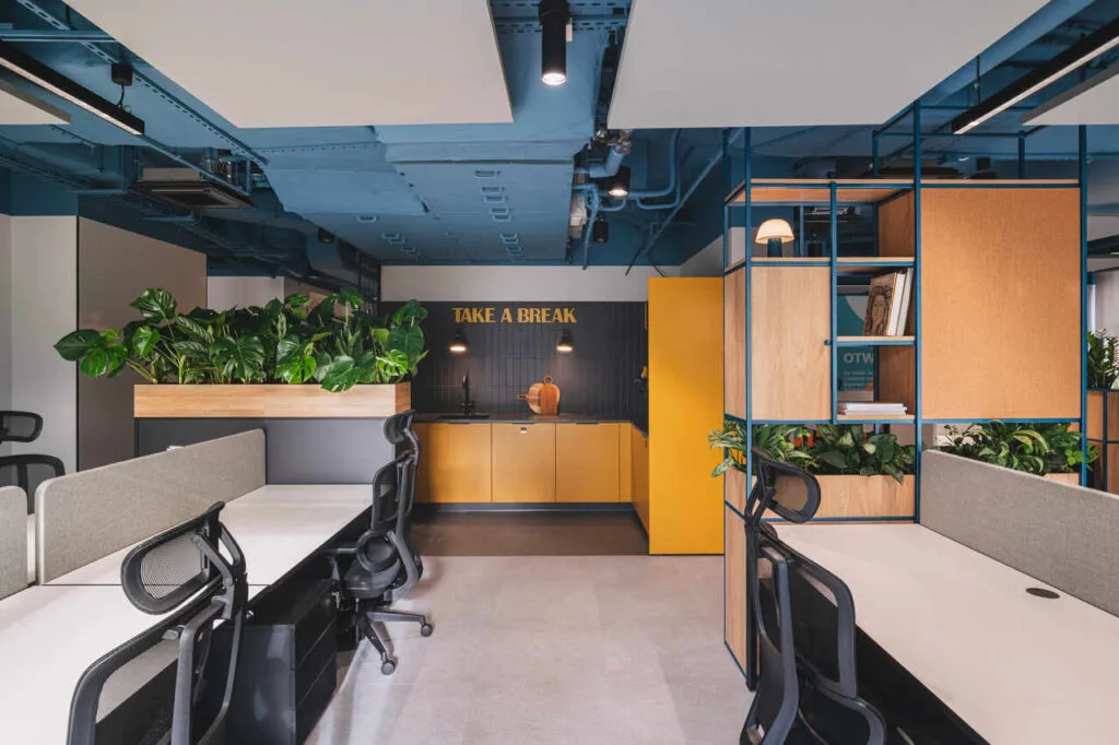 Wnętrza siedziby SOLANO GROUP, proj. AKA Studio. Fot. Hanna Połczyńska / Kroniki.