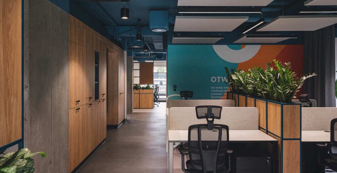 Wnętrza siedziby SOLANO GROUP, proj. AKA Studio. Fot. Hanna Połczyńska / Kroniki.