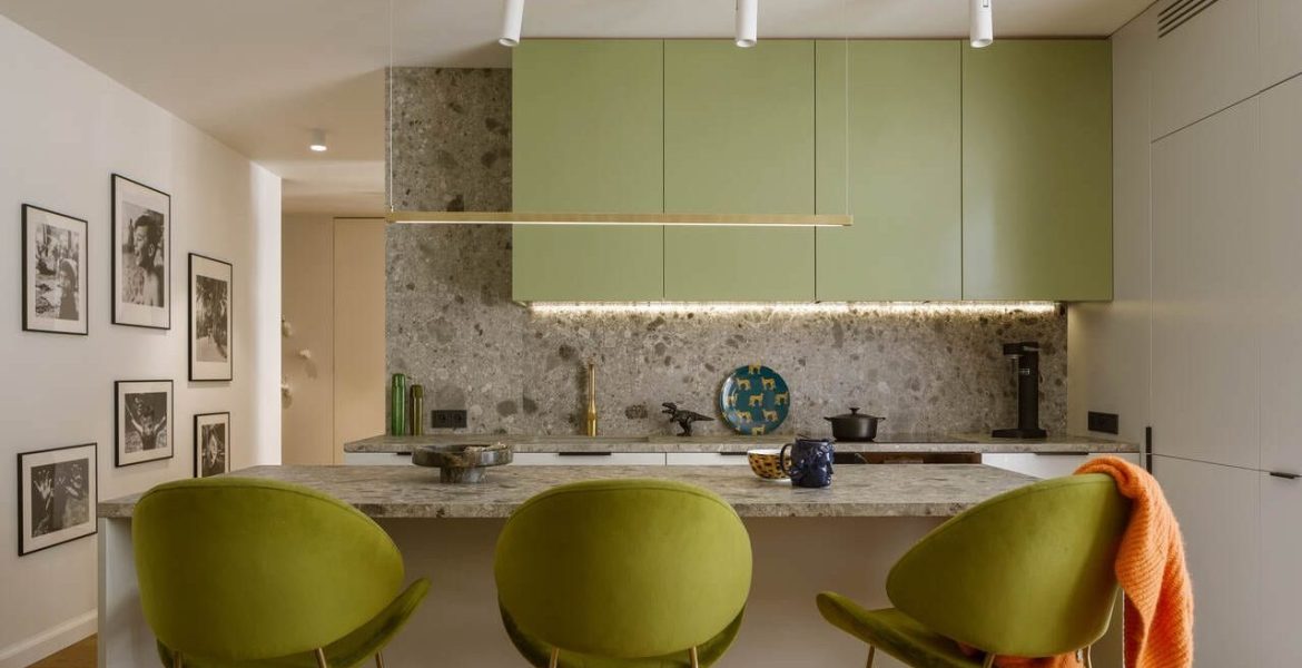 Kolory, które poprawiają nastrój we wnętrzu projektu Katarzyny Sławińskiej, Tilla Architects. Fot. Yassen Hristov.