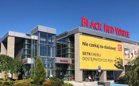 Black Red White stawia na e-commerce