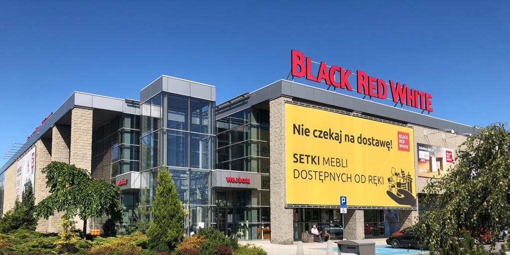 Black Red White stawia na e-commerce