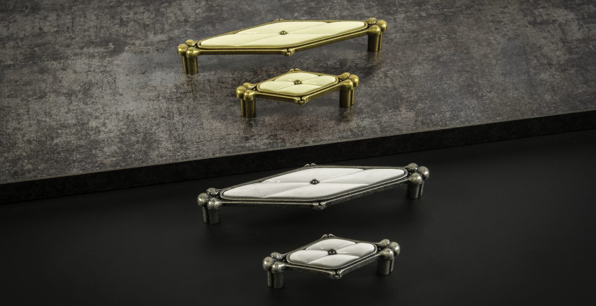 AMIX - uchwyty porcelanowe DSC 6499 UP024 - miesięcznik i portal informacyjny branży meblarskiej biznes.meble.pl