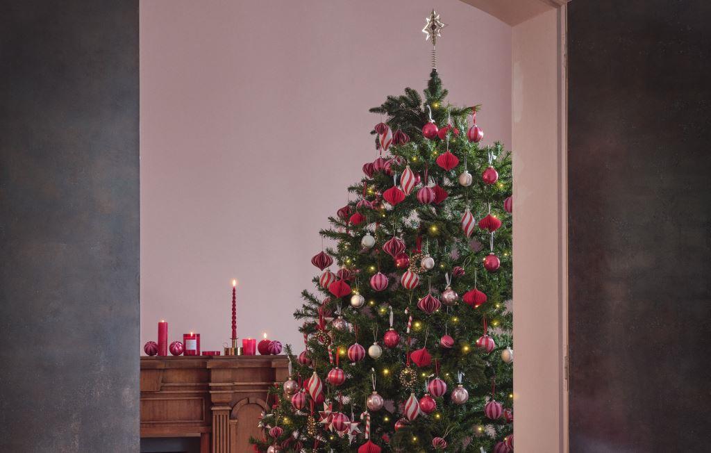 Świąteczna aranżacja H&M.