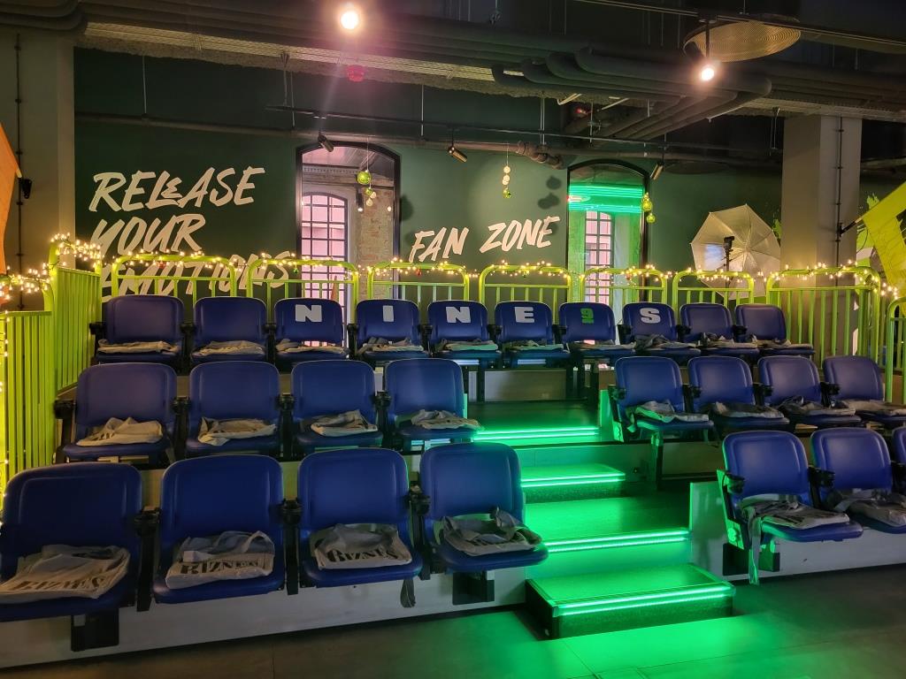 NINE's przed Galą Diament Meblarstwa.