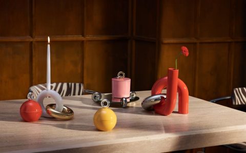 Najnowsza kolekcja H&M HOME to rezultat współpracy z marką biżuteryjną uncommon matters. Miesięcznik i portal BIZNES.meble.pl.