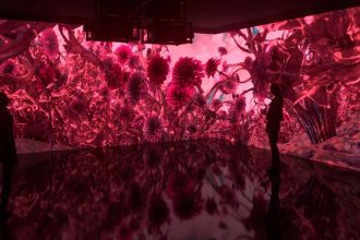 Kolor roku 2023 według Pantone. Miesięcznik i portal informacyjny BIZNES.meble.pl.