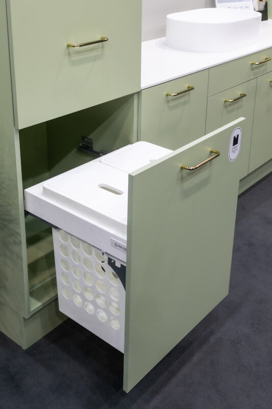 REJS stoisko targowe Warsaw Home 2023 - koszte na pranie do łazienki