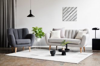 Zgodnie z nazwą oznaczającą po włosku jagnię, „Agnello” firmy Dekoma ma strukturę przypominającą gęste, mięsiste, nieco szorstkie owcze runo.