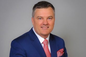 Jerzy Osika, szkoleniowiec, wykładowca i doradca.