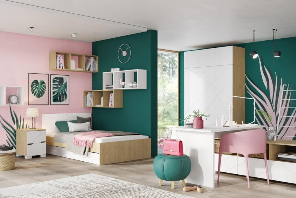 Dostępna w Galerii Wnętrz Domar kolekcja „X Oak” od Meblik została zaprojektowana w ten sposób, by dopasować się do każdego stylu i przestrzeni dzięki połączeniu wygrawerowanej linii 3D na białych frontach i naturalnego dębowego koloru boków.