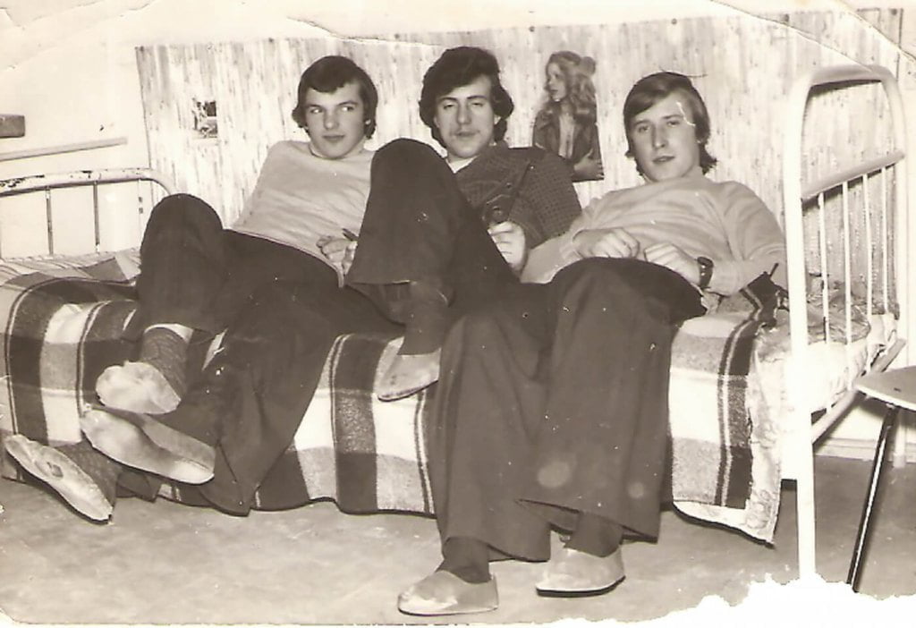 W internacie przy szkole zawodowej w Morągu (Leszek Wójcik – w środku), 1971-1974.