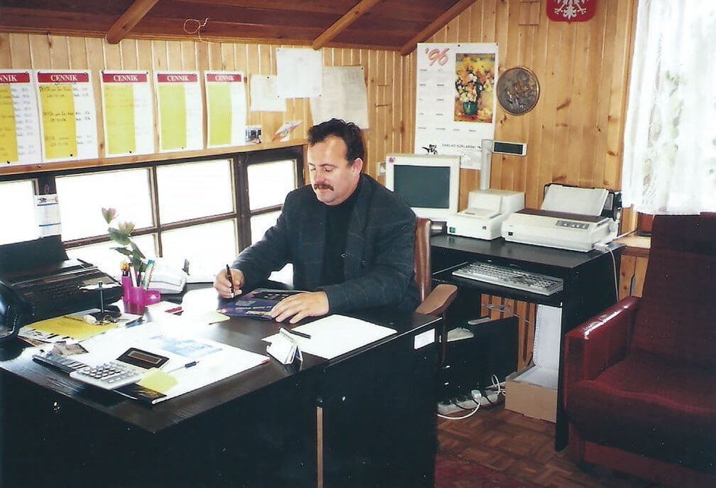 Leszek Wójcik w swoim drugim gabinecie w firmie Stolpłyt, druga połowa lat 90.