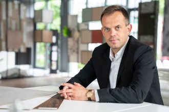 Tomasz Achrem, członek Zarządu Schattdecor.