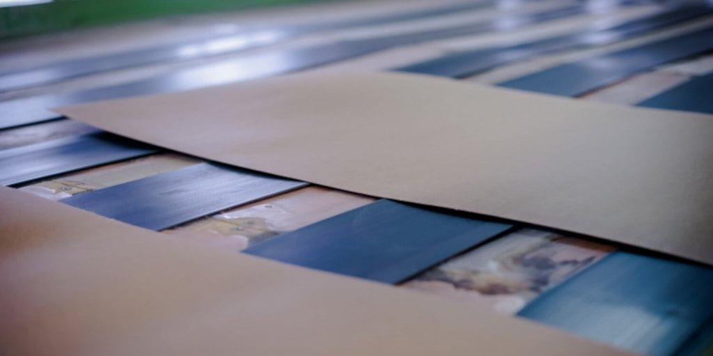 Arkusze tektury meblarskiej w zakładzie TOP SA