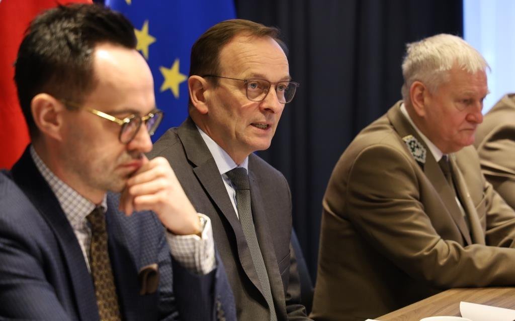 Zasady sprzedaży drewna i certyfikaty były tematami rozmów wiceministra z branżą drzewną.