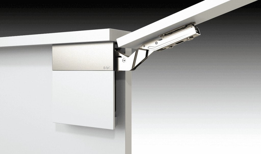 Amix - podnośnik gazowy do szafek górnych Top-Stays z zakryciem w kolorze białym - miesięcznik i portal informacyjny branży meblarskiej biznes.meble.pl