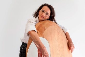 Anna Bera, polska artystka, zaprezentuje swoją kolekcję na prestiżowych targach w Londynie.