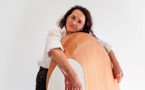 Anna Bera, polska artystka, zaprezentuje swoją kolekcję na prestiżowych targach w Londynie.