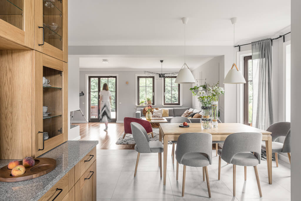 „Avangarde” firmy Miloni to pięknie wykonany stół dębowy, zainspirowany współczesną architekturą.