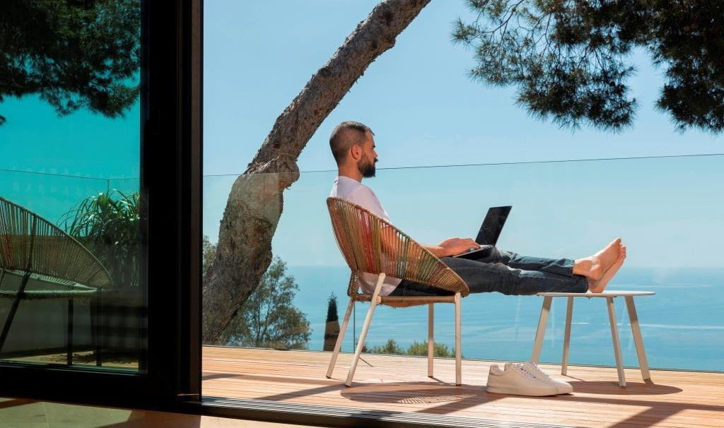 Cyfrowy nomadyzm zyskuje popularność wśród młodych ludzi.