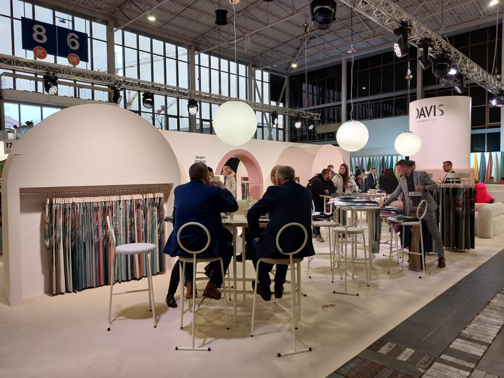 Stoisko firmy Davis na targach Meble Polska 2023, Poznań.