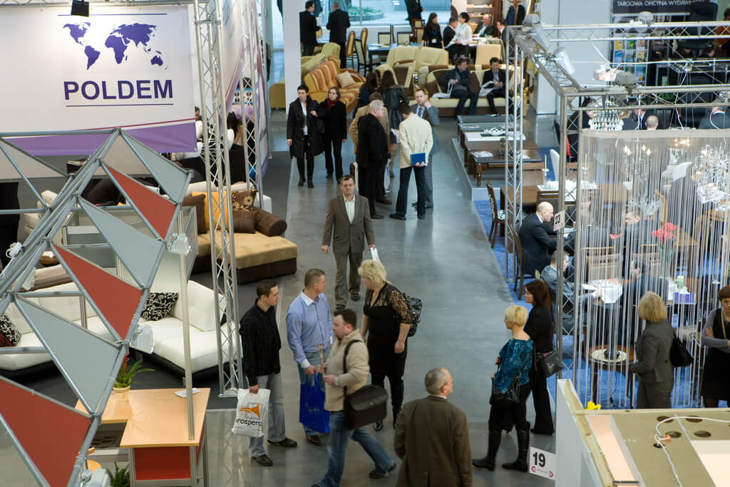 Ekspozycje wystawców targów „Meble Polska”, 2010 r.