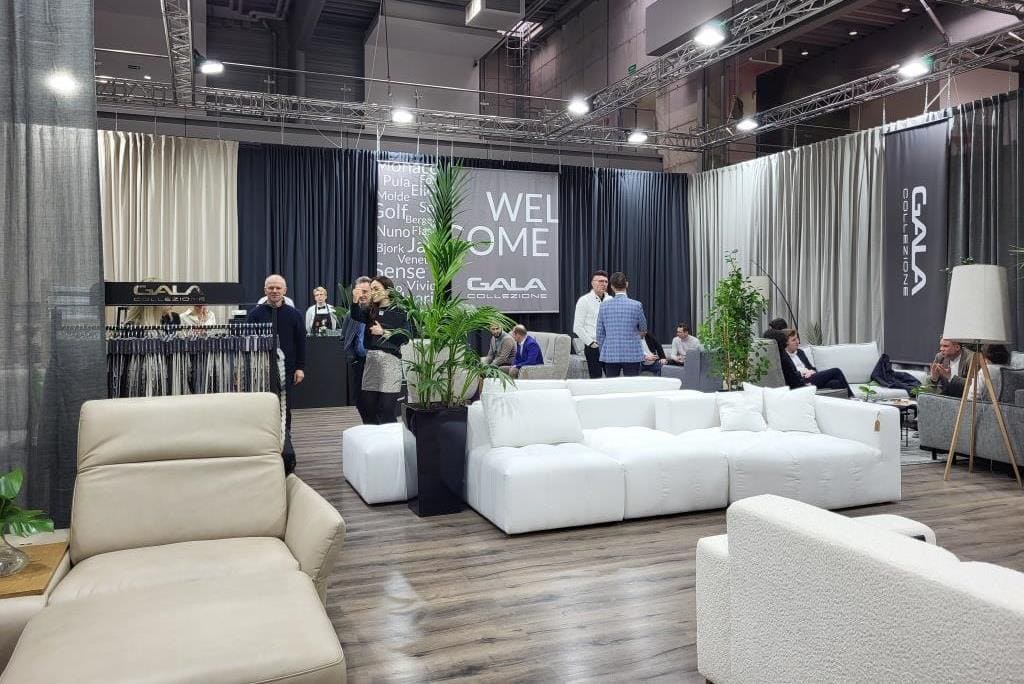 Stoisko firmy Gala Collezione na targach Meble Polska 2023, Poznań.
