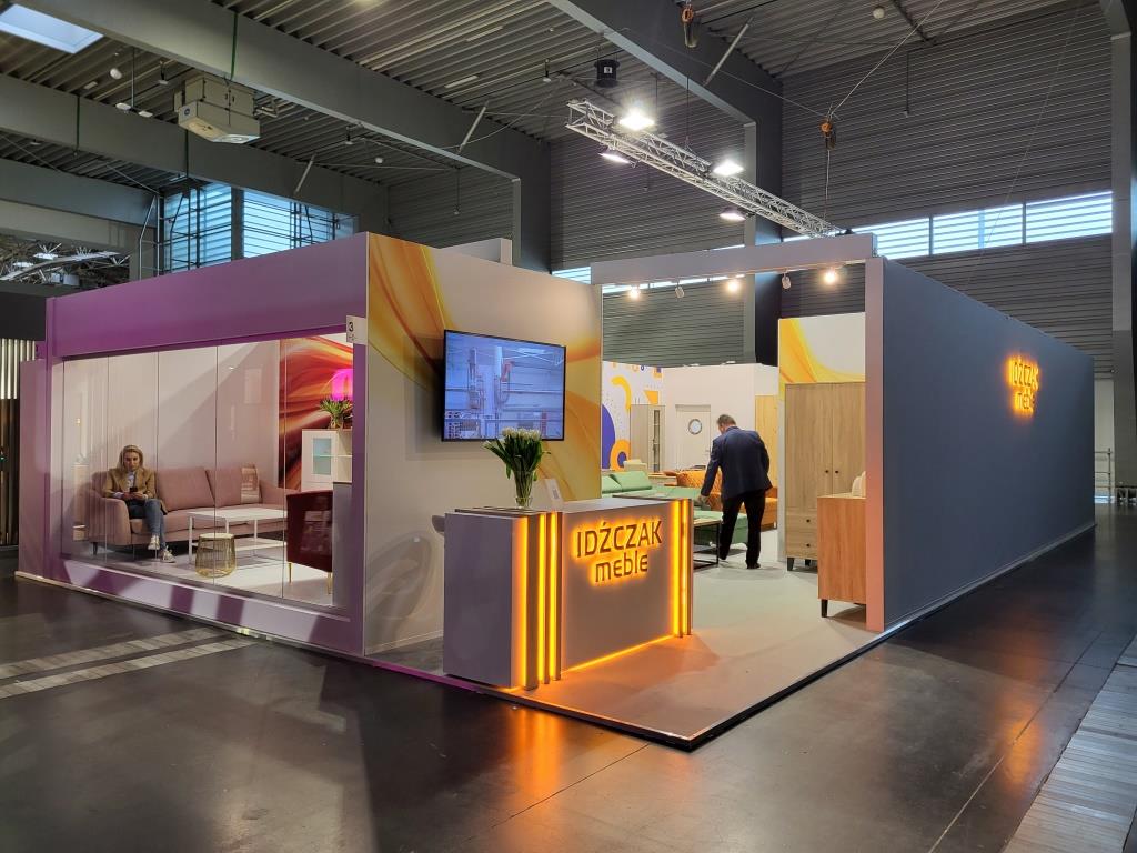 Stoisko firmy Idźczak na targach Meble Polska 2023, Poznań.
