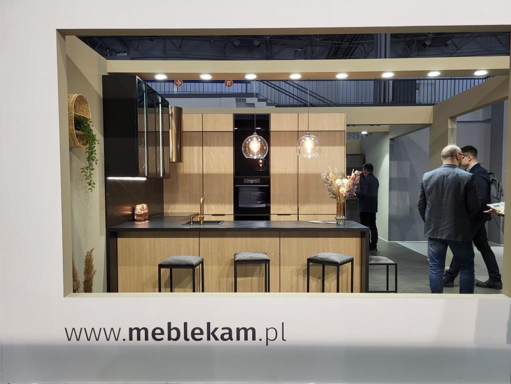Stoisko firmy KAM na targach Meble Polska 2023, Poznań.
