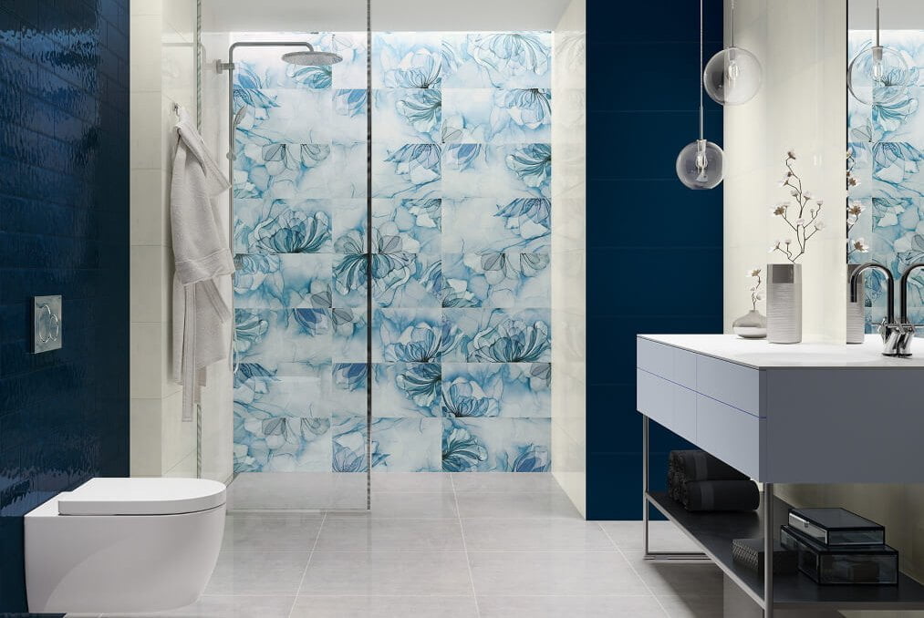 Wielbicielom stosowanych propozycji z całą pewnością przypadnie do gustu kolekcja „Sweet” od Ceramika Paradyż, w której pierwsze skrzypce grają wyraziste motywy kwiatowe i patchwork przypominający bogate tkaniny orientu.