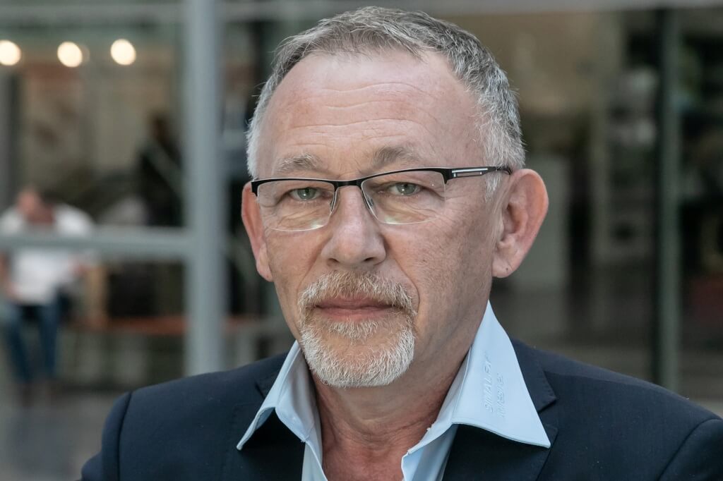 Leszek Klimaszewski, dyrektor sprzedaży Alfa Klebstoffe na Polskę.