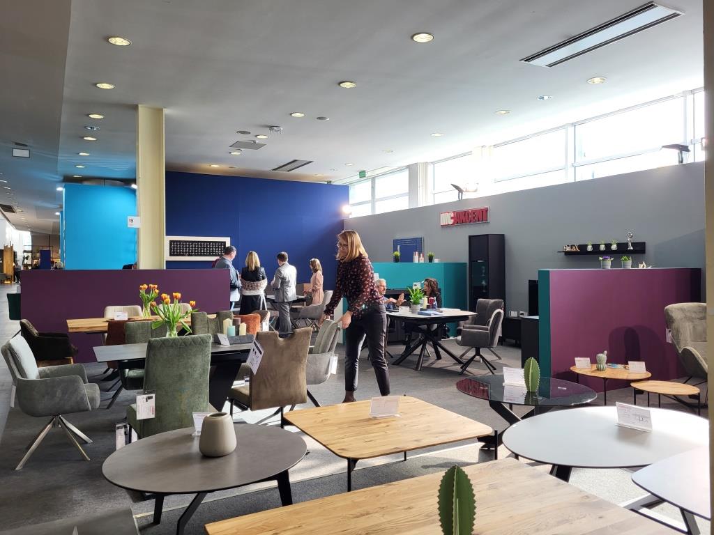 Stoisko firmy MC Akcent na targach Meble Polska 2023, Poznań.