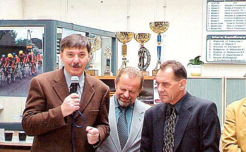 Mikomax sponsorem drużyny kolarskiej w 2002 r., Janusz Mikołajczyk z Ryszardem Szurkowskim.