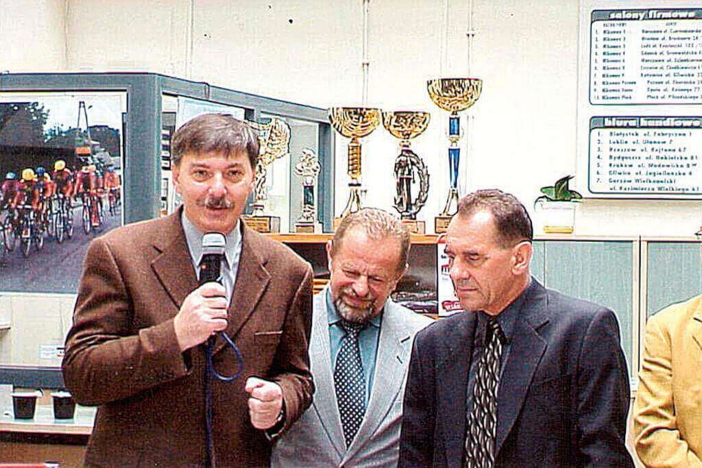 Mikomax sponsorem drużyny kolarskiej w 2002 r., Janusz Mikołajczyk z Ryszardem Szurkowskim.