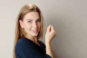 Monika Koza, architektka wnętrz, autorka podcastu Todobrewnętrze.pl.