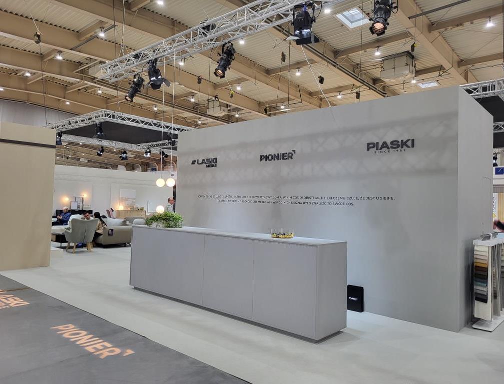 Stoisko firmy Piaski - Laski - Łubnice na targach Meble Polska 2023, Poznań.