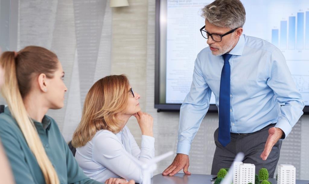 Gdy inflacja nie daje za wygraną, ryzyko w biznesie nie popłaca.